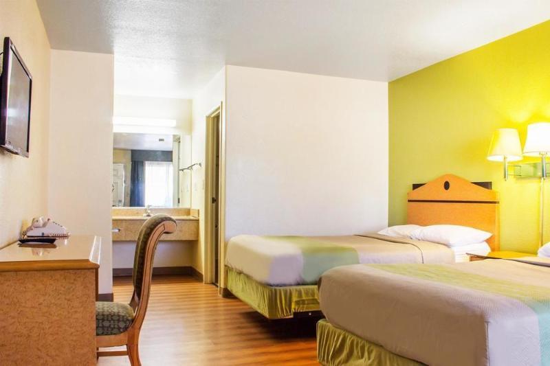 Hotel Infinity & 3*